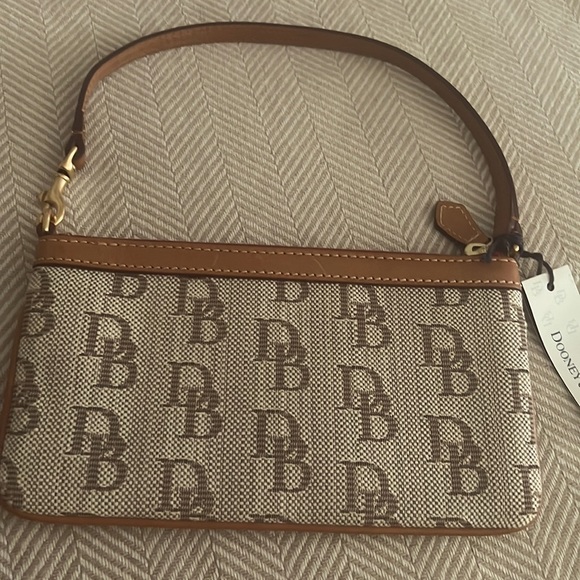 🥂𝐇𝐏!🥂DOONEY & BOURKE TAN AND CREAM WRISTLET NWT - Picture 7 of 10